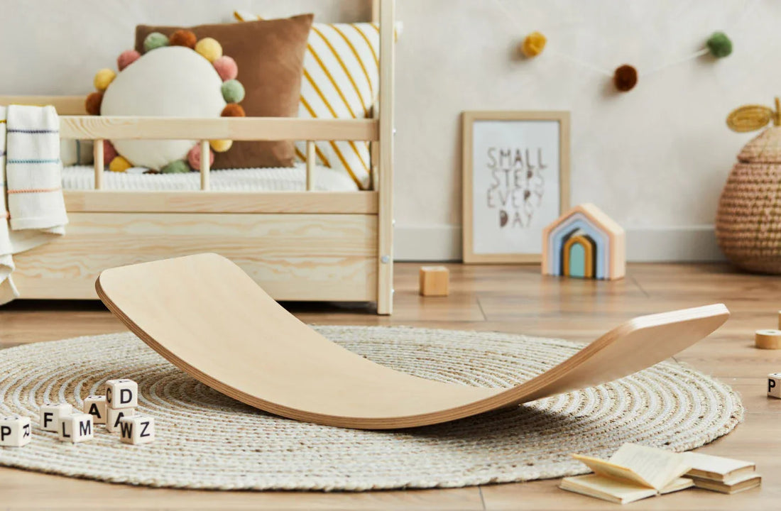 Balanciere und Kreiere – Die Bedeutung des Balance Boards Chalkboard von Verysuperb für die Entwicklung Deines Kindes - verysuperb