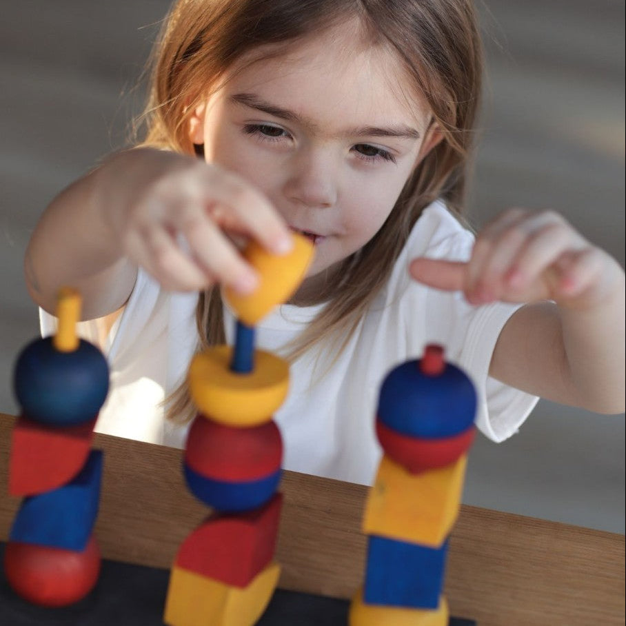Montessori Spielzeug für 2-Jährige: Ideen, Auswahl & Orientierung