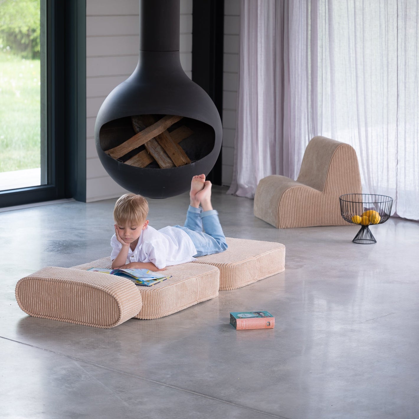 Wigiwama Flip Klappsessel – 2in1 Kindersessel & Gästebett aus Cord