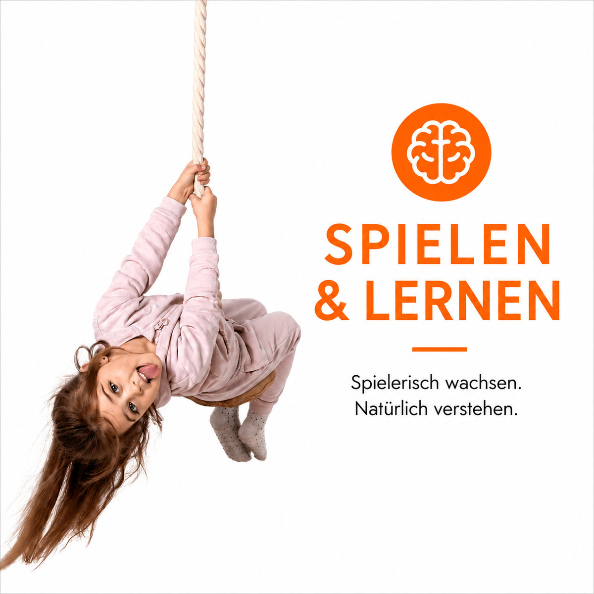 Kind beim Klettern und Schaukeln mit Fokus auf Gleichgewicht Koordination und Bewegung