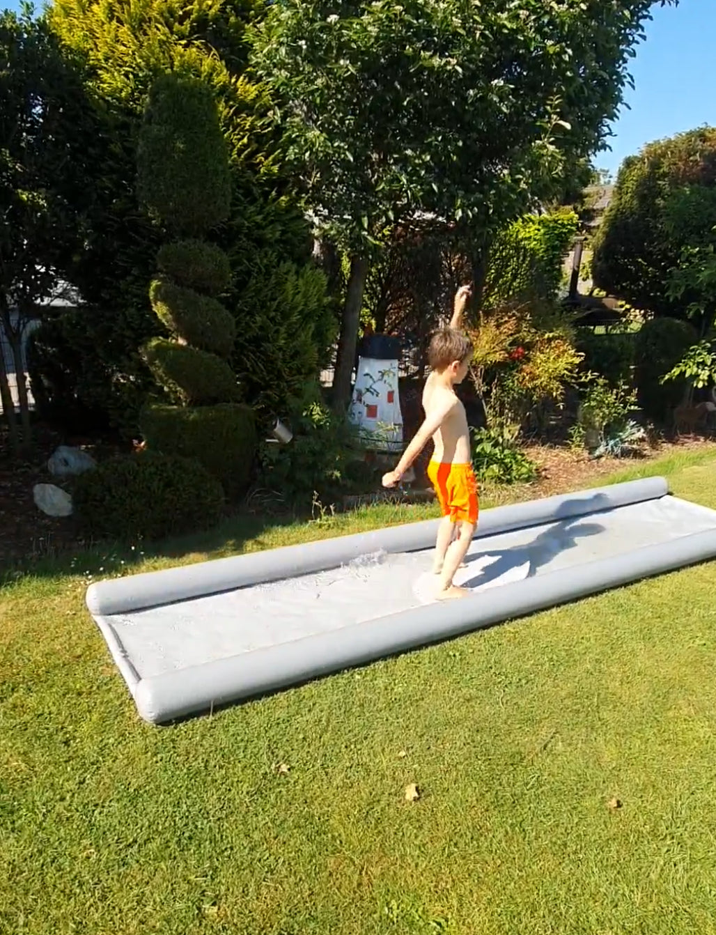 Slide & Surf Way von Jupiduu – Surfen im Garten!