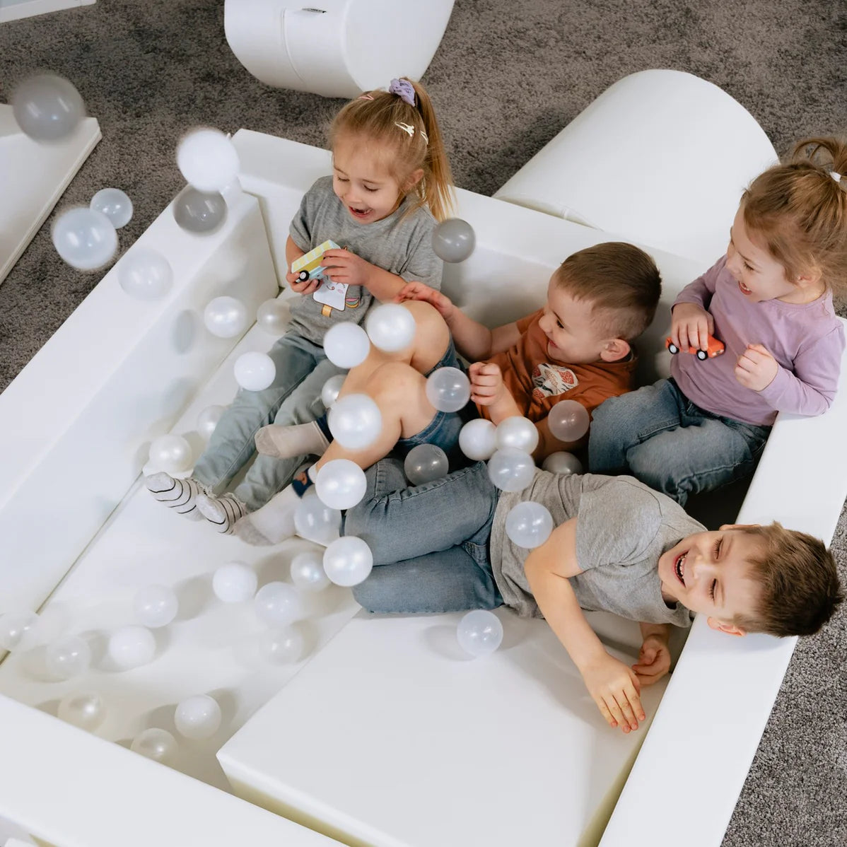 Softplay Bällebad für Kinder Indoor & Outdoor Weiß | IGLU