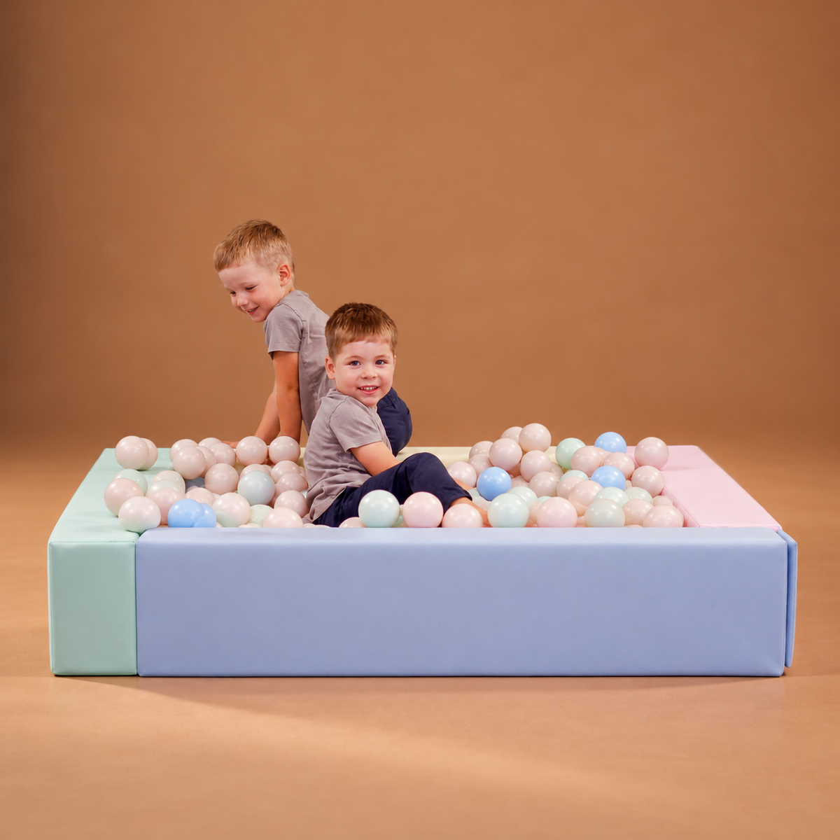 Softplay Bällebad für Kinder Indoor & Outdoor Pastell | IGLU