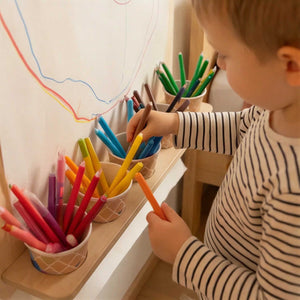 Zeichenbrett mit Stifthalter für Kinder und Papierrolle | leg&go