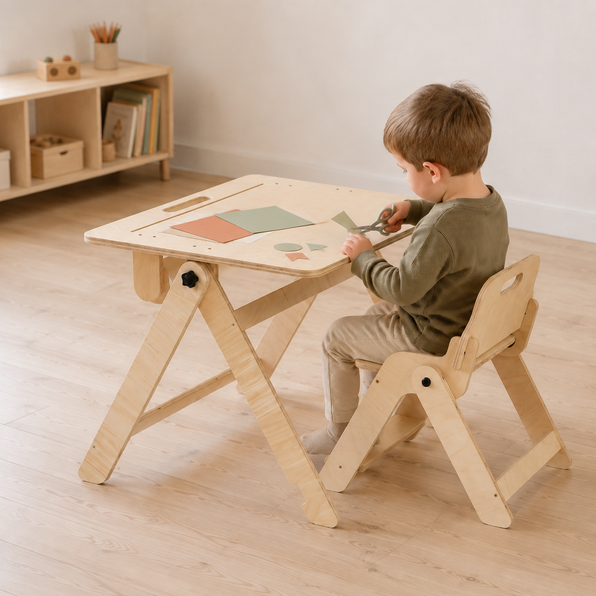 leg&go klappbarer Kinderstuhl mit Rückenlehne, 30 cm Sitzhöhe, passend zum Kinder-Zeichentisch