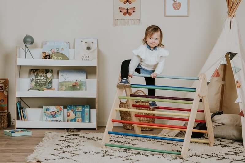 Montessori Pikler Kletterdreieck: Eiinzigartiger Indoor-Spielplatz - verysuperb