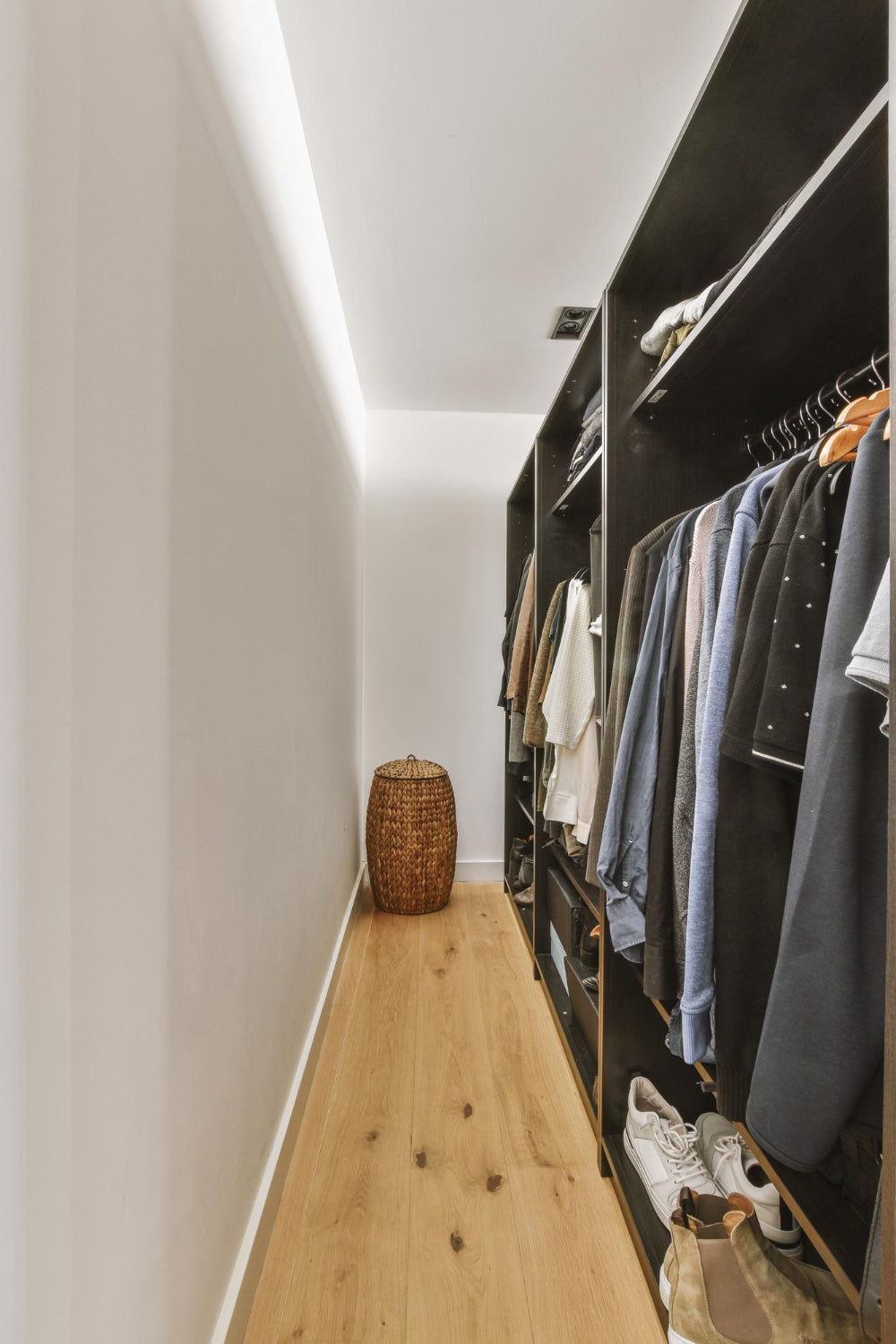 narrow-corridor-with-closet_1 - verysuperb