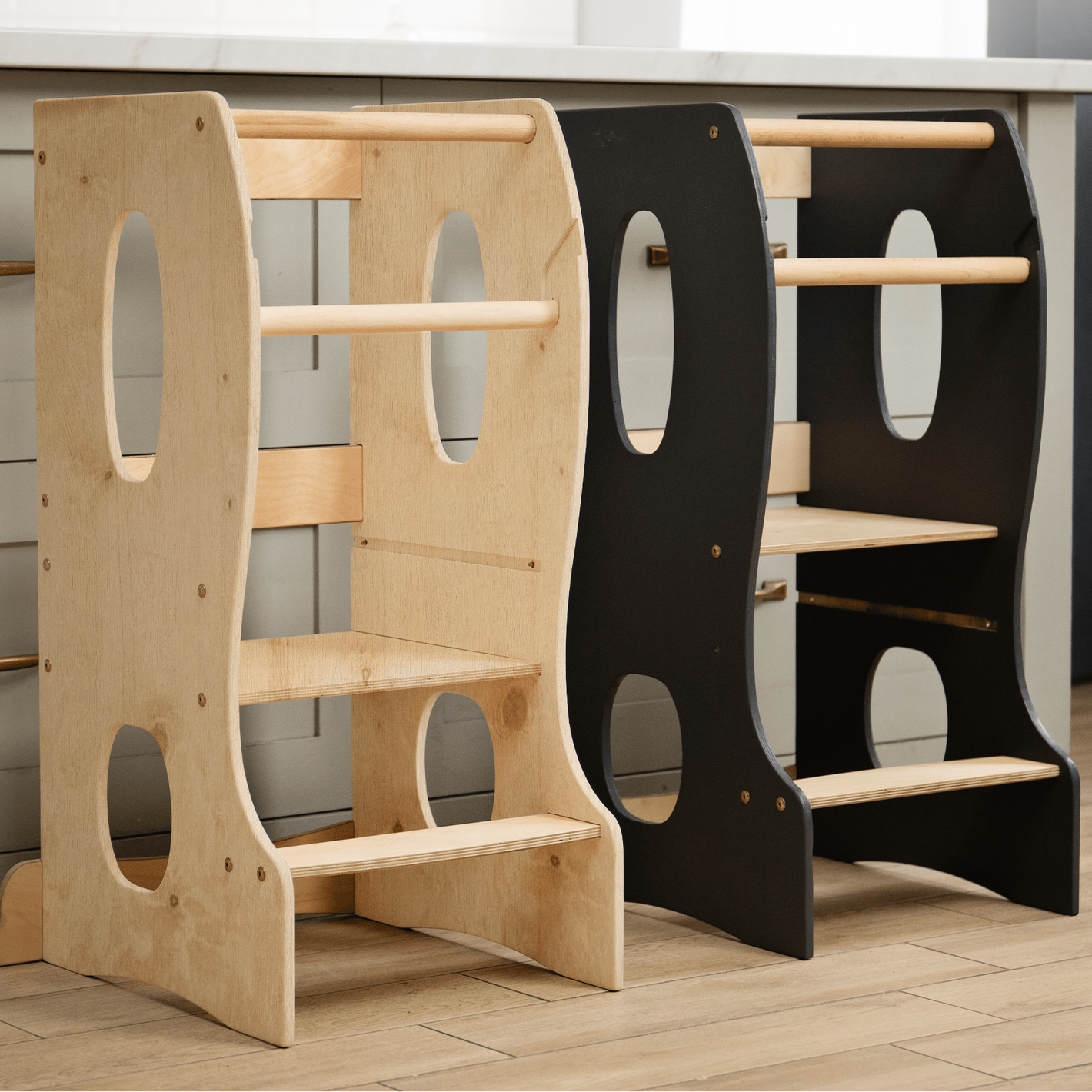 Lernturm Montessori: Mitwachsender Kinderstuhl aus Holz